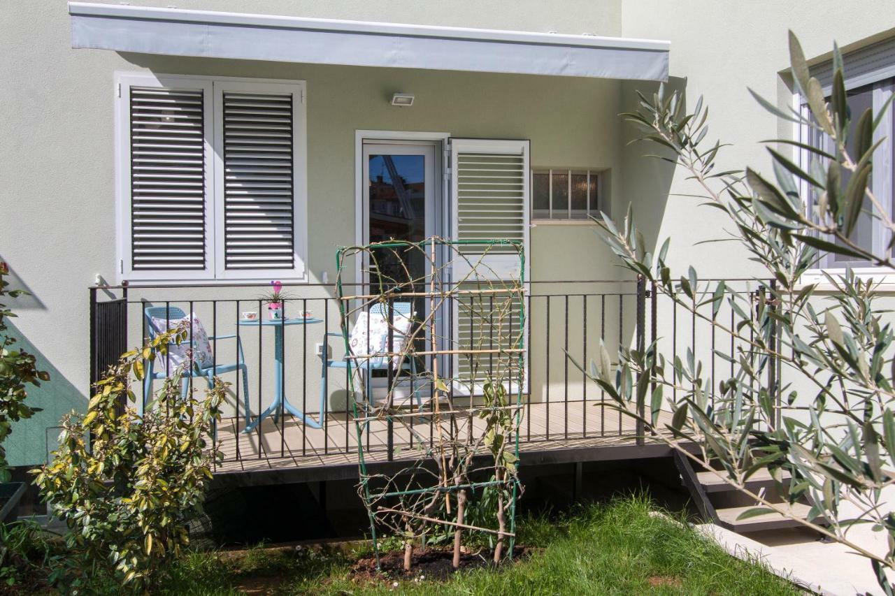 Nala Apartment Ровин Екстериор снимка