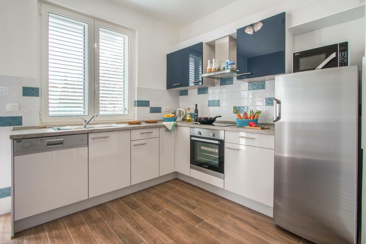Nala Apartment Ровин Екстериор снимка