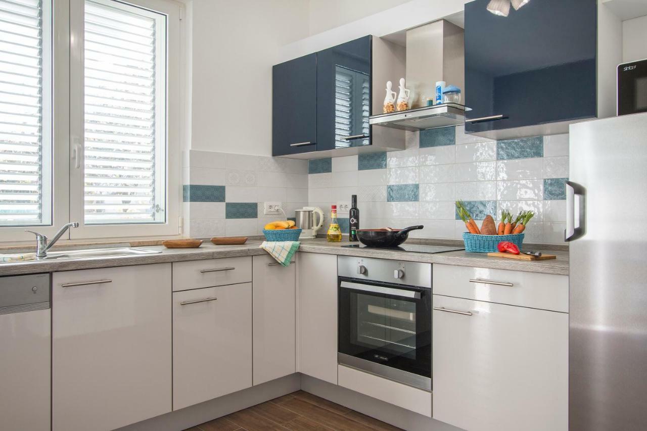 Nala Apartment Ровин Екстериор снимка