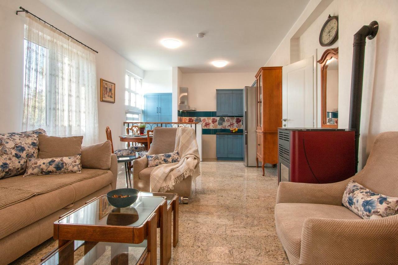 Nala Apartment Ровин Екстериор снимка