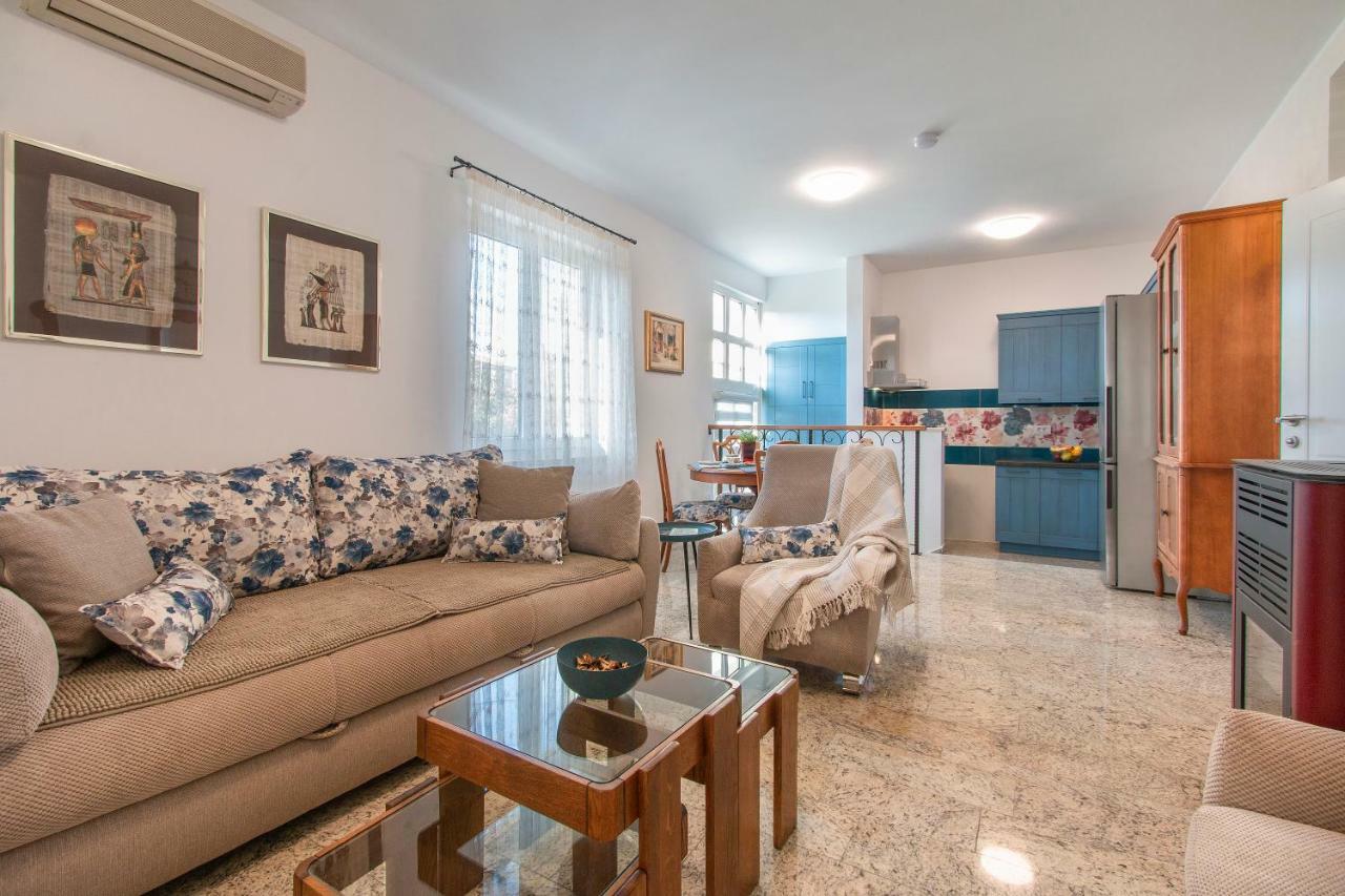 Nala Apartment Ровин Екстериор снимка