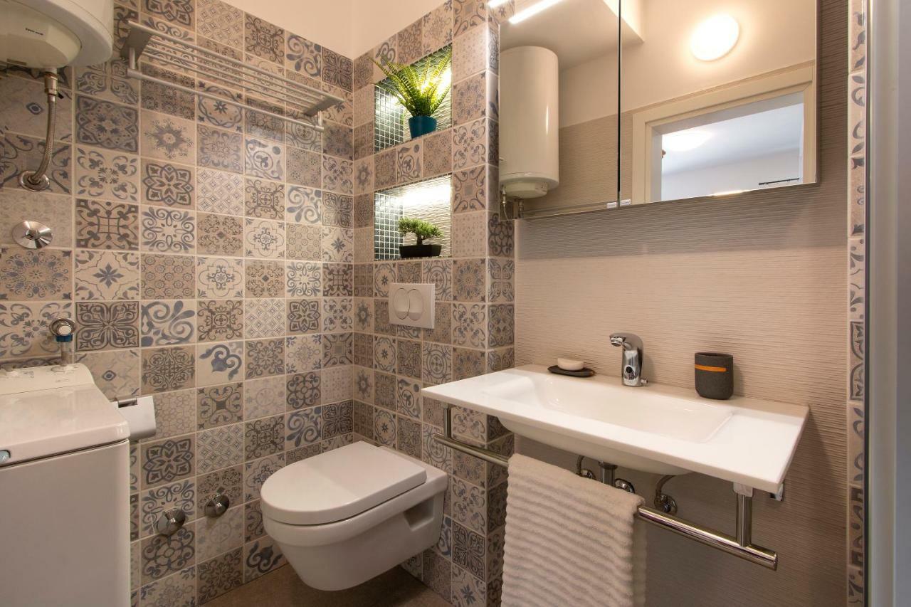 Nala Apartment Ровин Екстериор снимка