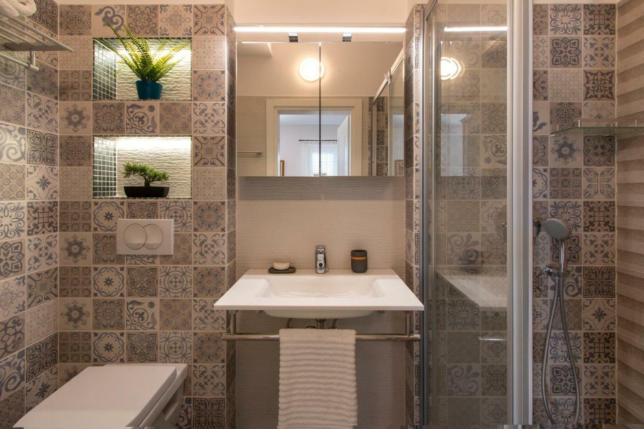Nala Apartment Ровин Екстериор снимка